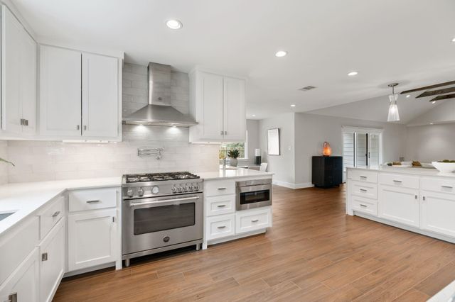 842 W Forest Drive, Houston, TX 77079