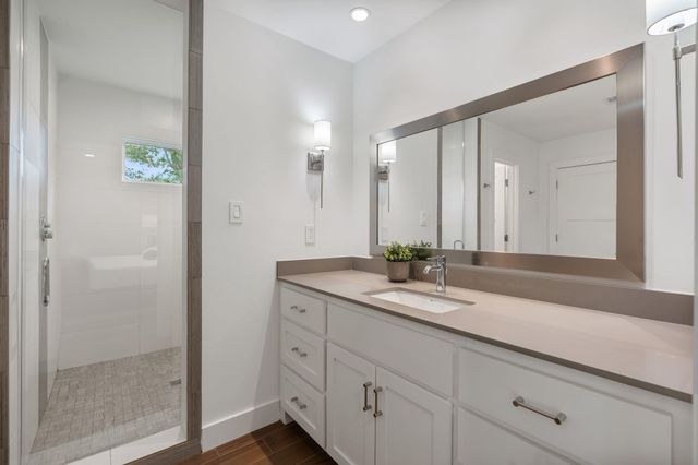 842 W Forest Drive, Houston, TX 77079