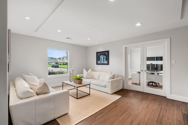 842 W Forest Drive, Houston, TX 77079