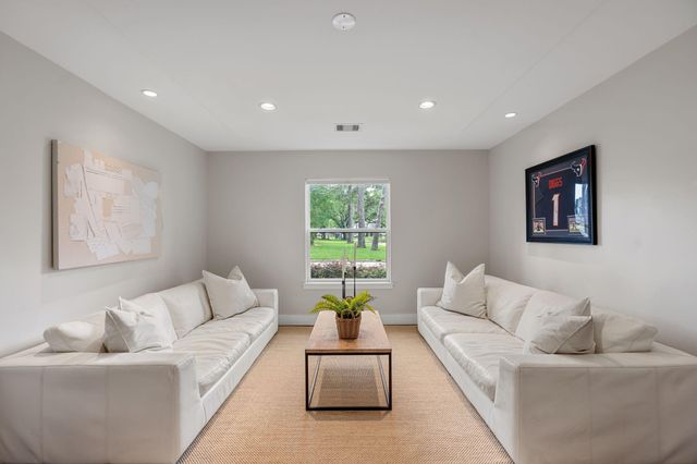 842 W Forest Drive, Houston, TX 77079