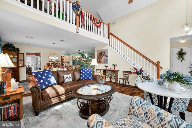 1066 CAMBRIDGE DR, Manheim, PA 17545