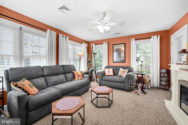 1066 CAMBRIDGE DR, Manheim, PA 17545