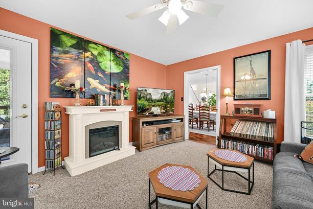 1066 CAMBRIDGE DR, Manheim, PA 17545