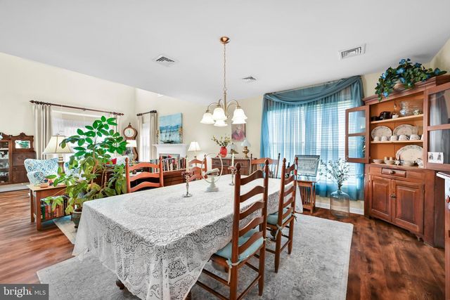 1066 CAMBRIDGE DR, Manheim, PA 17545