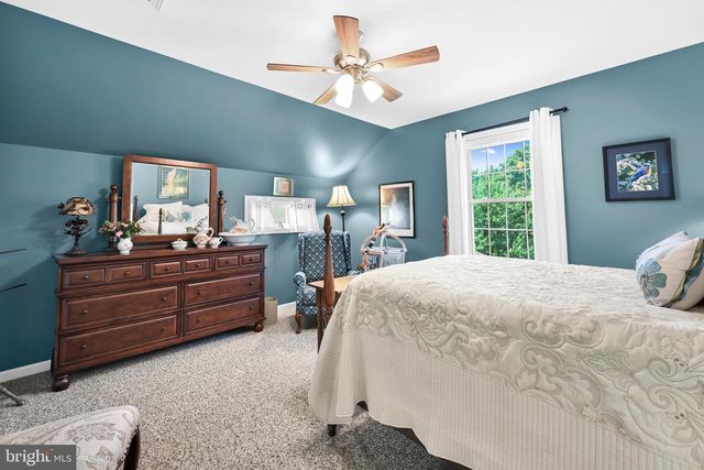 1066 CAMBRIDGE DR, Manheim, PA 17545