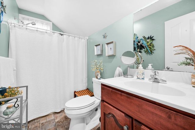 1066 CAMBRIDGE DR, Manheim, PA 17545