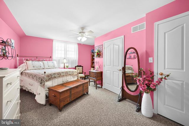 1066 CAMBRIDGE DR, Manheim, PA 17545