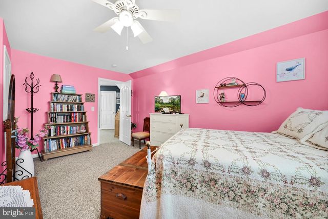 1066 CAMBRIDGE DR, Manheim, PA 17545