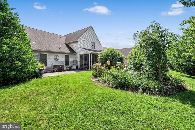 1066 CAMBRIDGE DR, Manheim, PA 17545