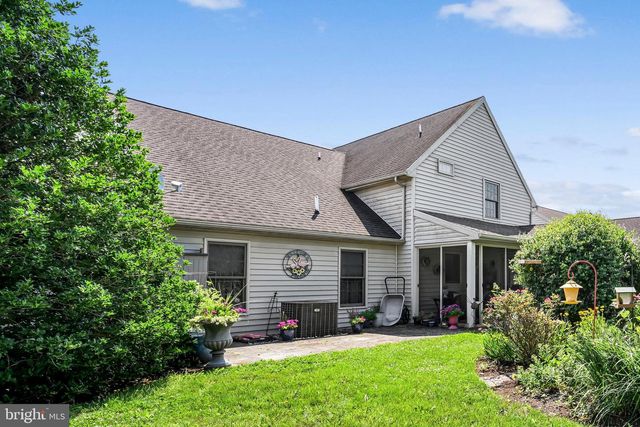 1066 CAMBRIDGE DR, Manheim, PA 17545