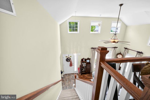 1066 CAMBRIDGE DR, Manheim, PA 17545