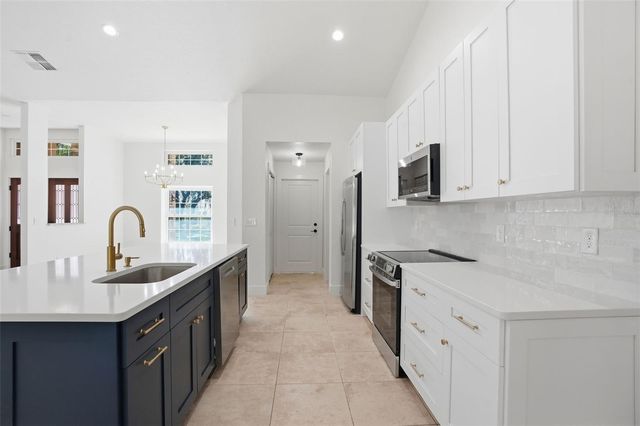 5089 WESTLAKE BOULEVARD, Dade City, FL 33523