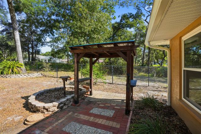 5089 WESTLAKE BOULEVARD, Dade City, FL 33523