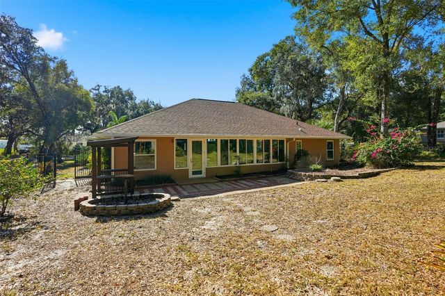 5089 WESTLAKE BOULEVARD, Dade City, FL 33523