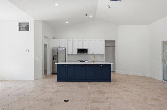 5089 WESTLAKE BOULEVARD, Dade City, FL 33523