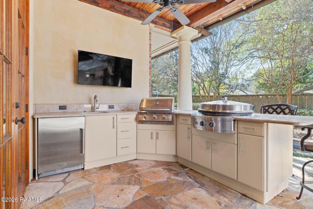 203 Greystone Place, Lafayette, LA 70503