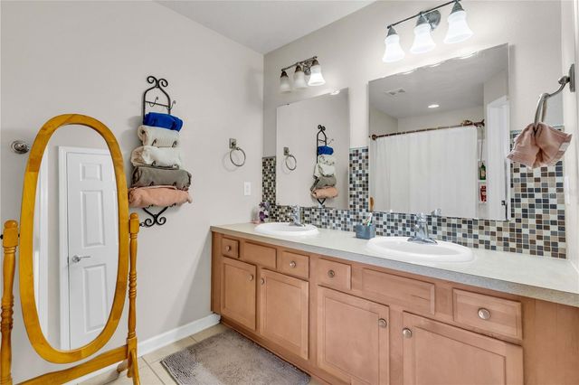 10118 WESTPARK PRESERVE BLVD, Tampa, FL 33625