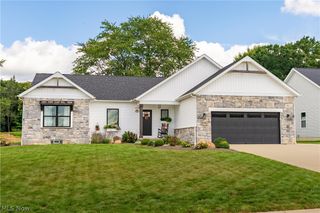 5705 Shadow Ridge Circle NW, North Canton, OH 44720