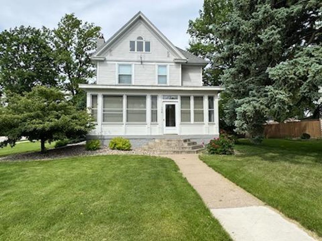Undisclosed Address, Olivia, MN 56277 — exterior