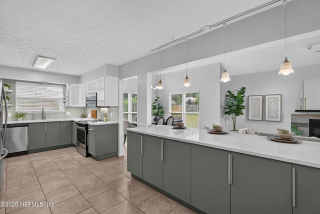 287 GLENEAGLES Drive, Orange Park, FL 32073