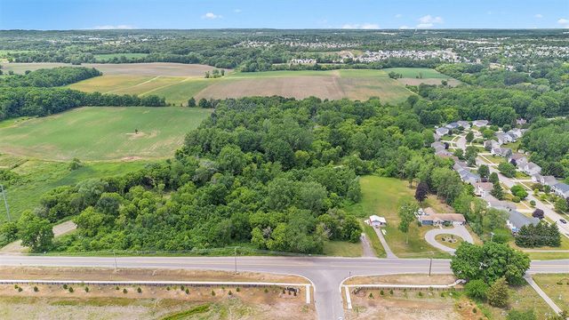 7079 Hanna Lake Avenue, Caledonia, MI 49316
