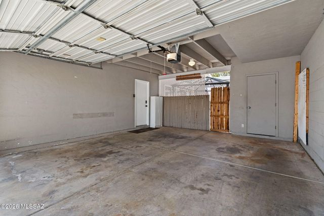 6357 N Willowbrook Drive, Tucson, AZ 85704