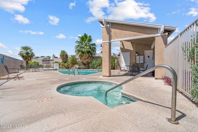 6357 N Willowbrook Drive, Tucson, AZ 85704