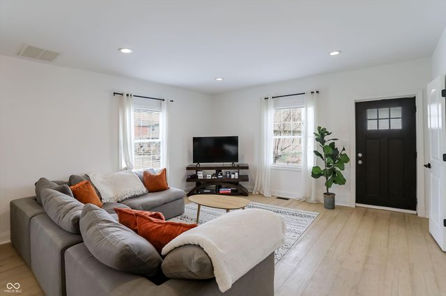 1306 S East Street, Indianapolis, IN 46225