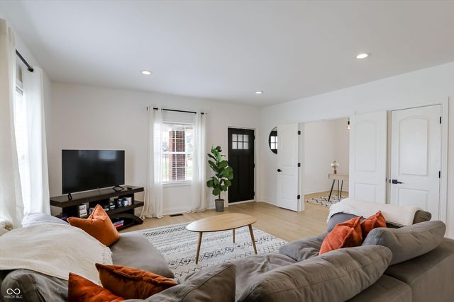 1306 S East Street, Indianapolis, IN 46225