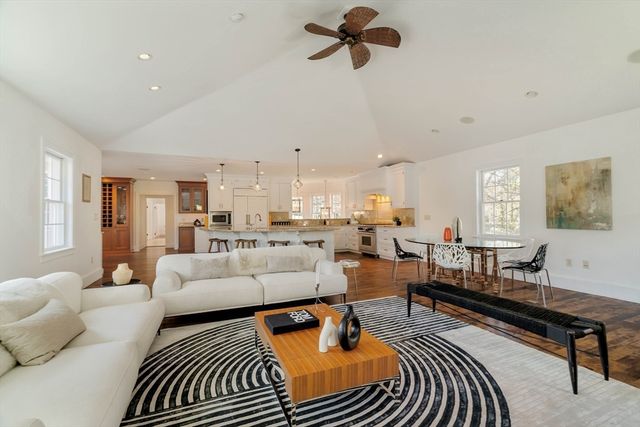 10 Rangeley Road, Winchester, MA 01890