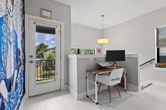 1820 Carlson DR 43C, Austin, TX 78741