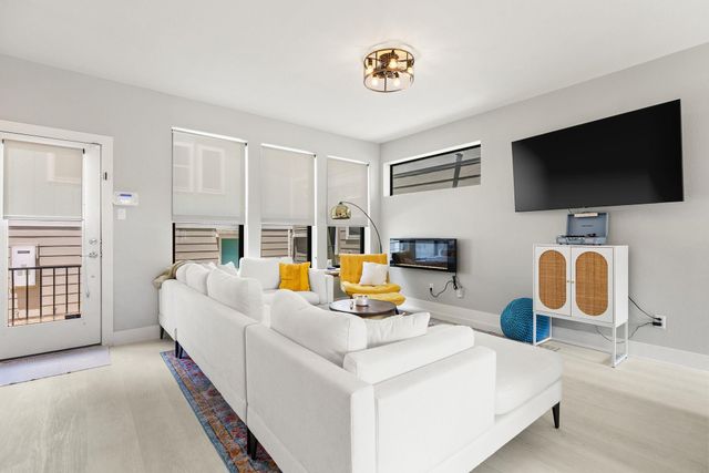 1820 Carlson DR 43C, Austin, TX 78741