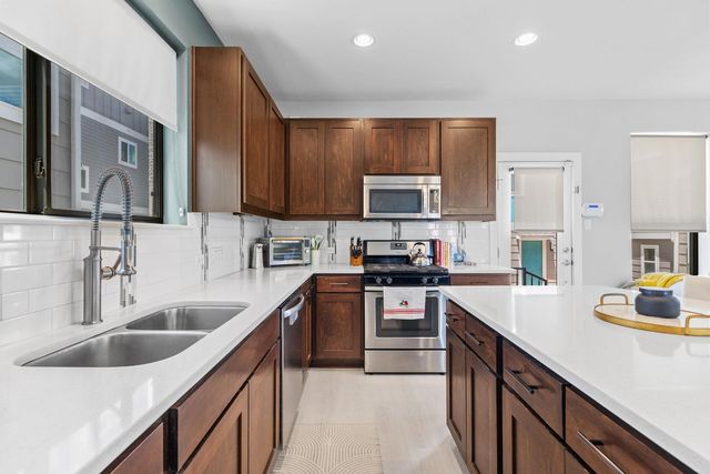 1820 Carlson DR 43C, Austin, TX 78741