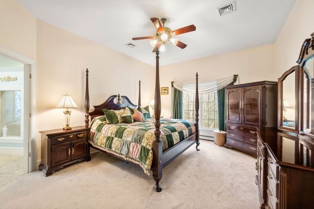 332 Division Rd, Dartmouth, MA 02748