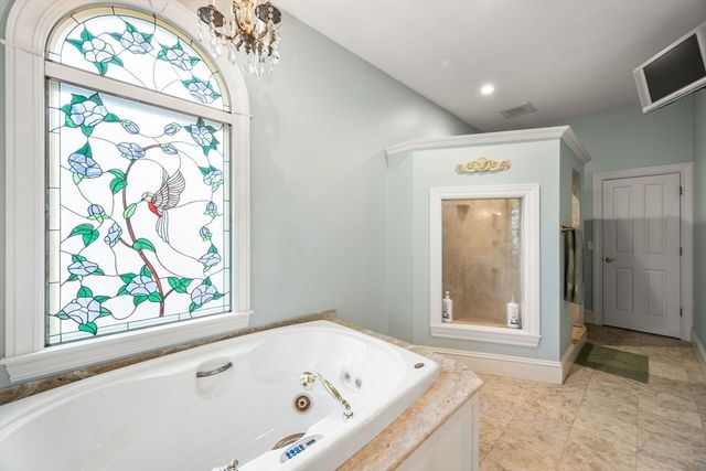 332 Division Rd, Dartmouth, MA 02748