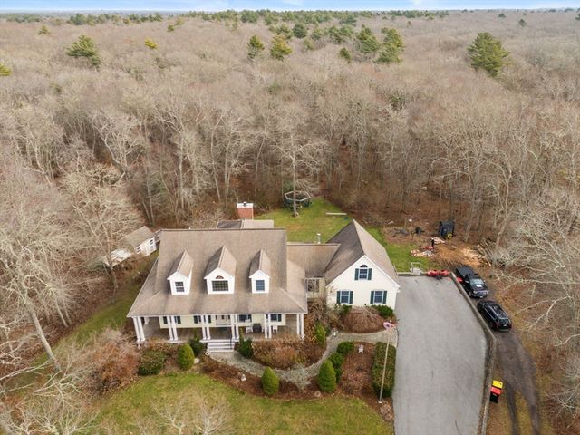 332 Division Rd, Dartmouth, MA 02748