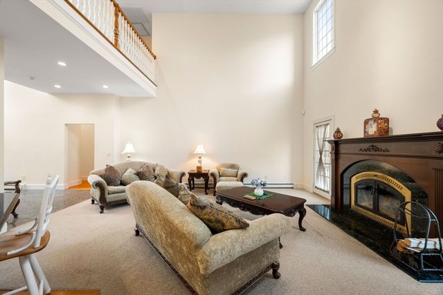 332 Division Rd, Dartmouth, MA 02748