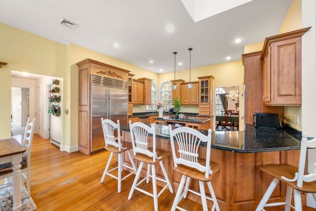 332 Division Rd, Dartmouth, MA 02748