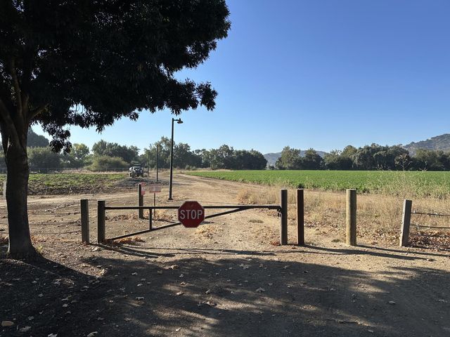 5985 Monterey Road, Gilroy, CA 95020