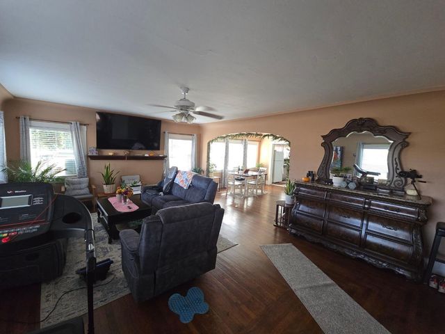 5985 Monterey Road, Gilroy, CA 95020