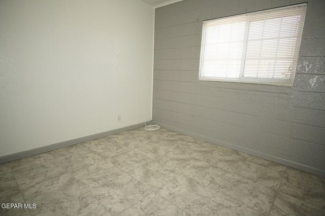 8300 Mount Everest Drive, El Paso, TX 79904