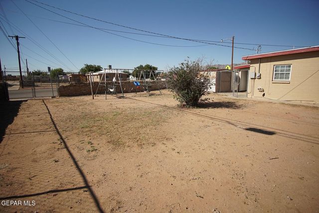 8300 Mount Everest Drive, El Paso, TX 79904