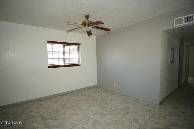 8300 Mount Everest Drive, El Paso, TX 79904