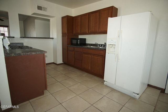 8300 Mount Everest Drive, El Paso, TX 79904