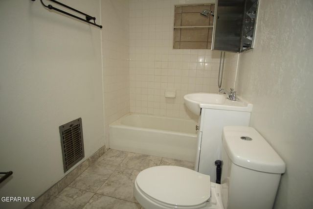 8300 Mount Everest Drive, El Paso, TX 79904