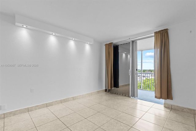 1750 NE 191st St 700-1, Miami, FL 33179