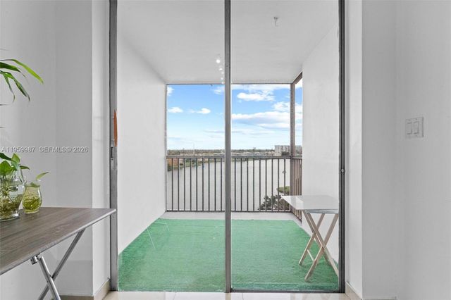 1750 NE 191st St 700-1, Miami, FL 33179