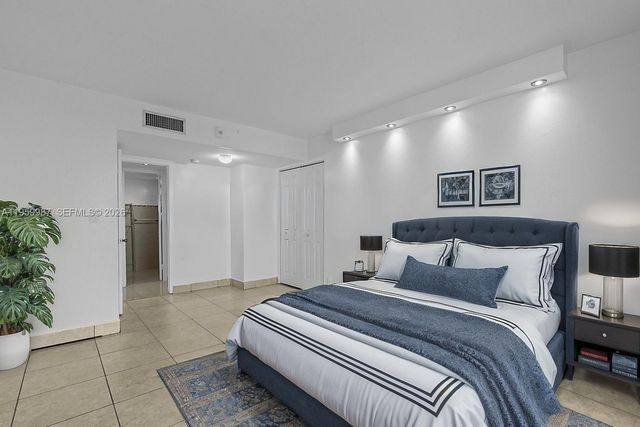 1750 NE 191st St 700-1, Miami, FL 33179