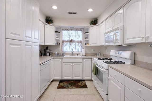 2187 Agincourt Road, Toms River, NJ 08755