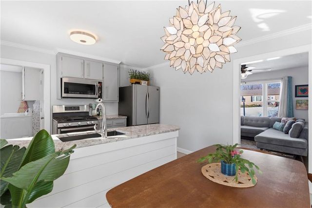 8515 W 69th Terrace, Overland Park, KS 66204